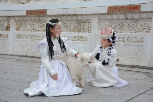 王爱国 幸福的童年