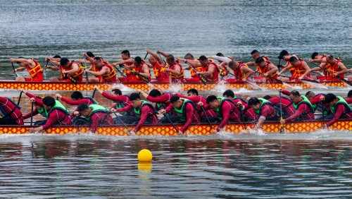 谢清辉 并驾齐驱