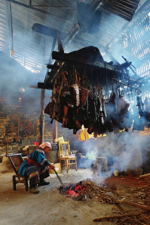 鲁丽佳 煨火熏肉